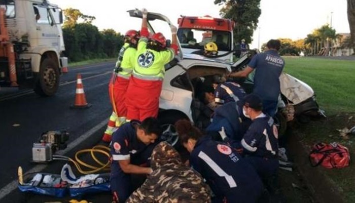 Grave acidente deixa cinco feridos na BR 277