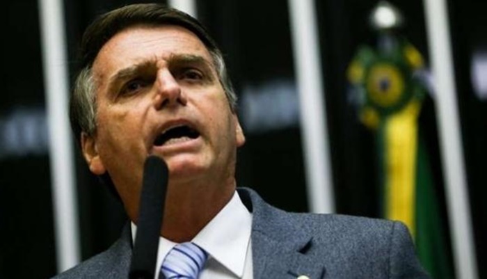 Bolsonaro publica vídeo obsceno no Twitter e causa revolta nas redes sociais