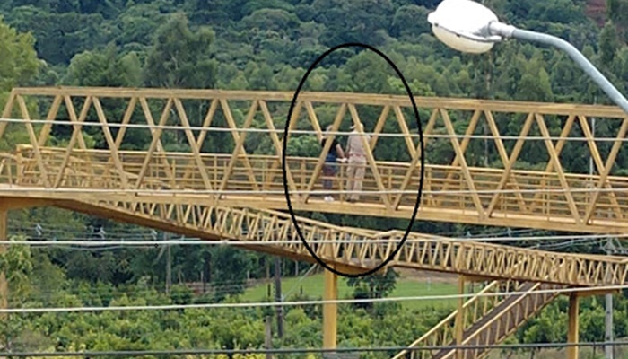Laranjeiras - Bombeiros evitam Suicídio na passarela da BR-277 