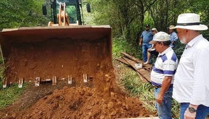 Guaraniaçu - Comunidade do Bormann é assistida por Obras do Governo Municipal