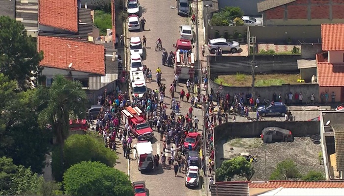 Adolescentes atiram dentro de escola em Suzano e matam 6 pessoas, diz polícia