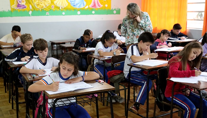 Laranjeiras - Alunos da rede pública de ensino participam da Prova Paraná