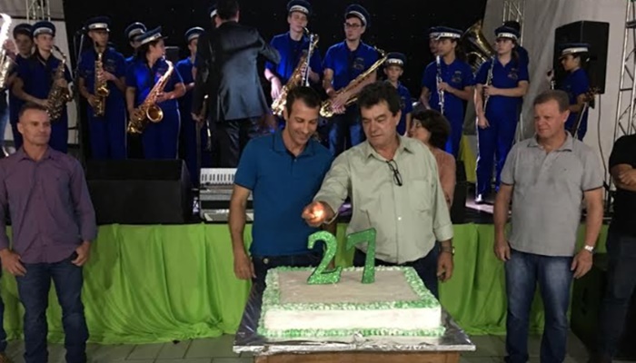 Rio Bonito - Município comemorou os seus 27 anos de emancipação política com festa no Pavilhão da Igreja Matriz