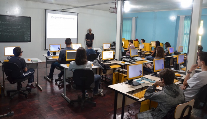 Pinhão - Curso de Desenvolvimento de Web começa para 23 alunos pinhãoenses