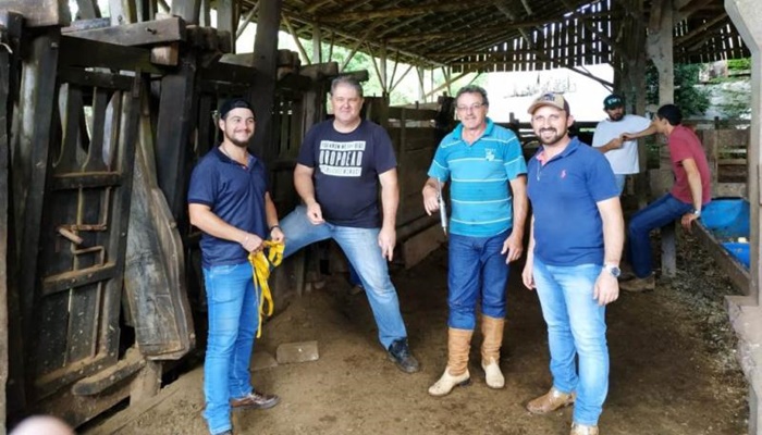 Nova Laranjeiras - Secretaria de Agropecuária promoveu Curso de Manejo de Bovinos de Corte no Rio Guarani