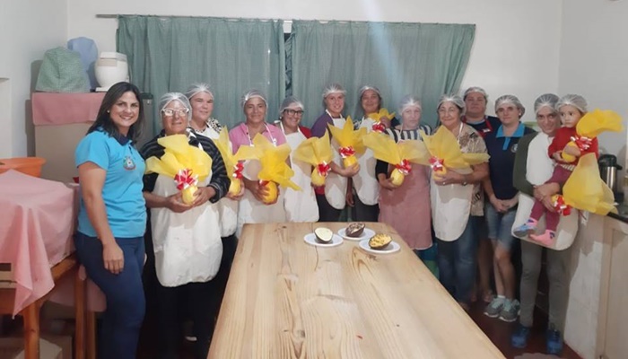 Catanduvas - CRAS realiza curso de Ovos de Páscoa