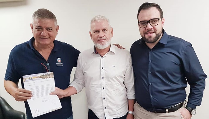 Guaraniaçu - Superintendente de Esportes Hélio Wirbisk, recebeu o prefeito Osmário Portela no gabinete do deputado Hussein Bakri