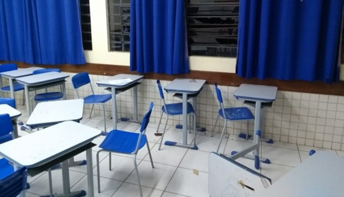 Adolescentes mascarados e com machadinhos invadem escola e causam pânico em alunos no interior do Paraná
