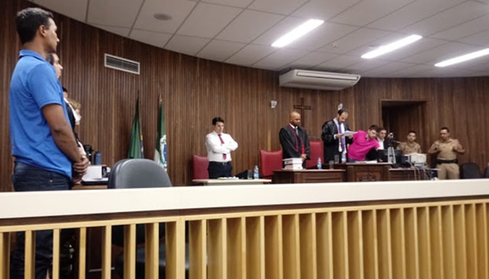 Laranjeiras - Justiça condena Lucas Ribas a 09 anos e Andre Machado á 14 anos de prisão, pelo assassinato de Marcio Shimitel