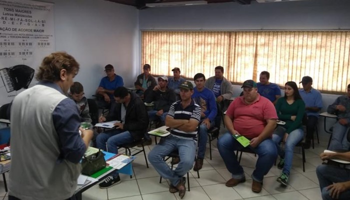 Porto Barreiro - Agricultores participam de curso junto ao SENAR