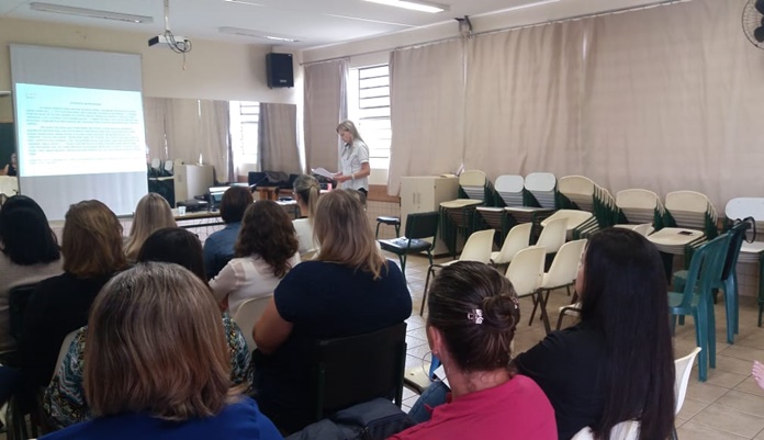 Laranjeiras - Núcleo capacitação aos profissionais da disciplina de Língua Portuguesa