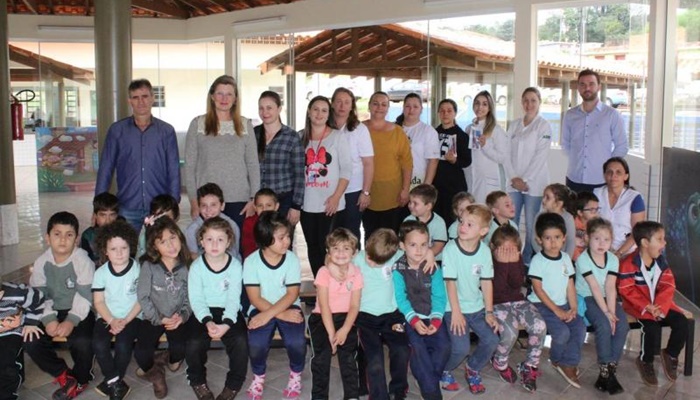 Porto Barreiro - Projeto Saúde Saudável na Escola realiza entrega de Kits de Higiene Bucal