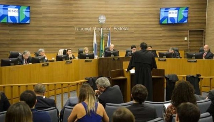 Justiça bloqueia R$ 32 milhões de Temer e coronel Lima