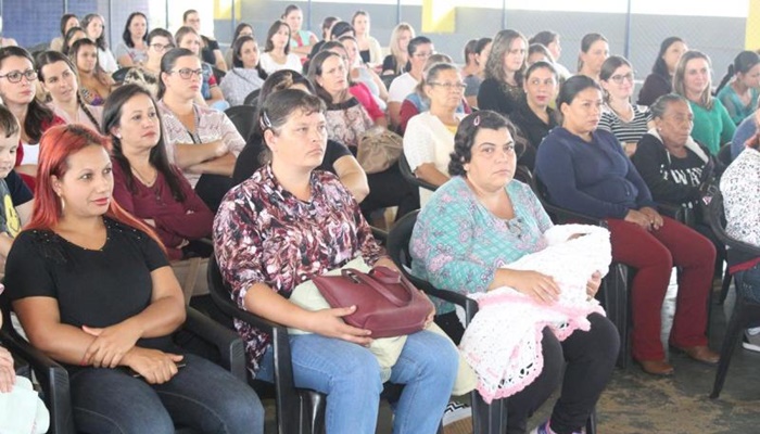 Porto Barreiro - Centenas de mulheres recebem homenagem ao dia das mães