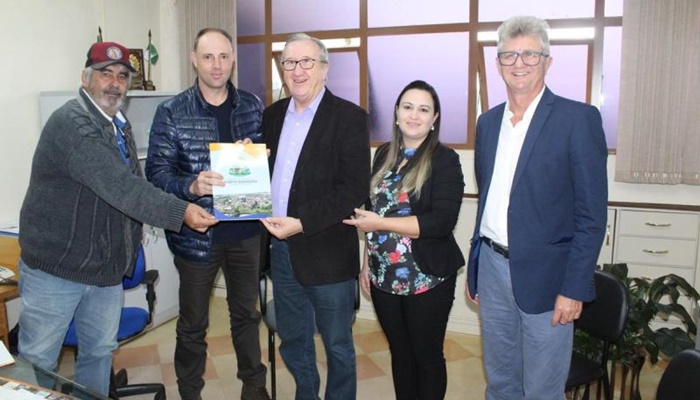 Porto Barreiro - Assessores Parlamentares visitam o município e anunciam recursos para o setor de viação