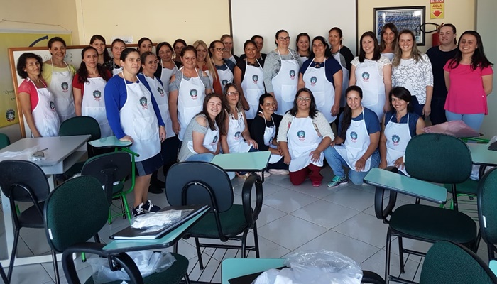 Pinhão - Secretaria de Educação e Cultura realiza treinamento com servidores das escolas e Cmeis do Município