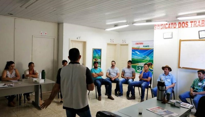 Nova Laranjeiras - Secretaria de Agricultura promoveu Curso para o Trabalhador na Bovinocultura de Leite
