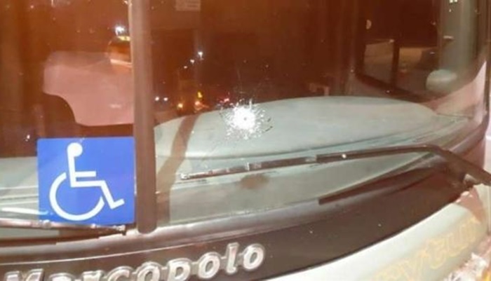 Motorista é baleado em assalto a três ônibus de compristas na BR 376, no Paraná