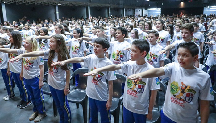 Laranjeiras - 387 alunos do 5º ano participam da formatura do Proerd