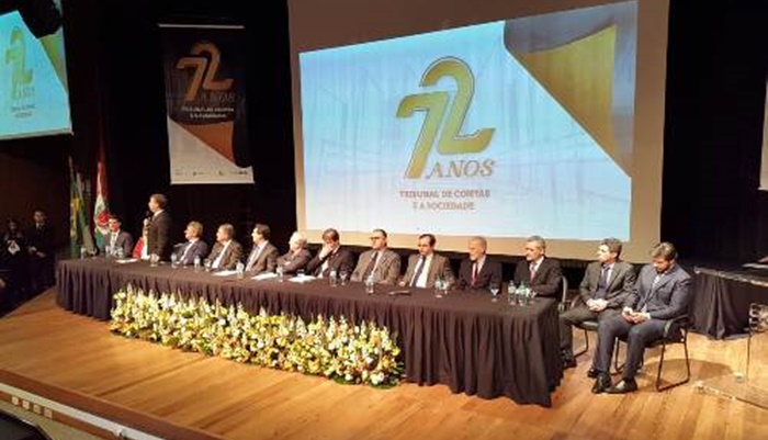 Guaraniaçu - Prefeito Osmario Portela participa de evento nos 72 anos do TCE-PR