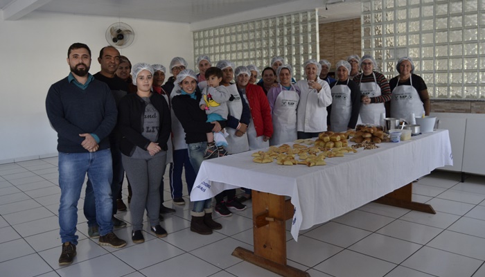 Pinhão - Curso de panificação ofertado pelo município ensina receitas deliciosas