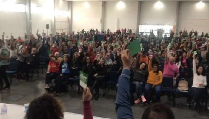 Professores e funcionários definem greve no Paraná para 25 de junho