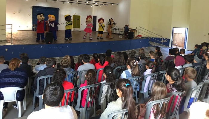 Rio Bonito - Turma do ‘Nosso Amiguinho’ faz apresentação para alunos da Rede Municipal visando o Combate ao Trabalho Infantil