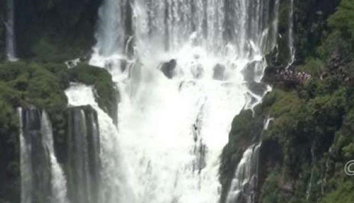 Cataratas do Iguaçu bate recorde de visitas no feriado de Corpus Christi