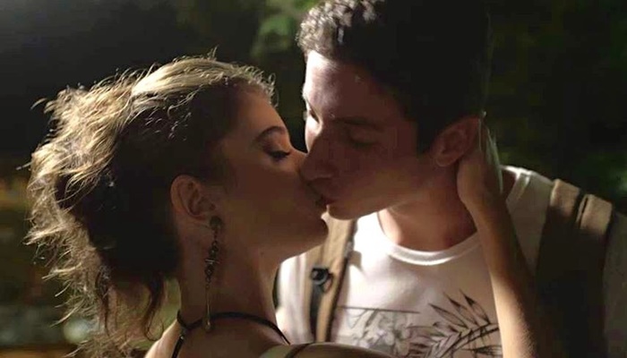 'Malhação': Meg dá beijão em Beto!