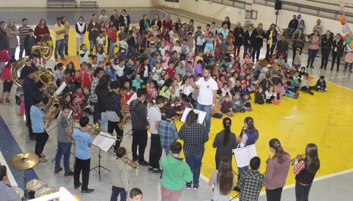 Porto Barreiro - CRAS realiza Arraiá para alunos participantes das oficinas