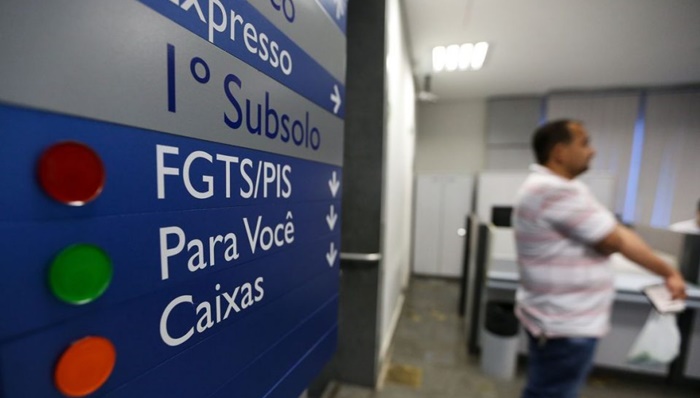 Governo estuda liberar saque de até 35% do saldo de contas ativas do FGTS