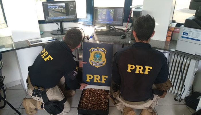 Catanduvas - PRF apreende pistolas e munições na BR 277