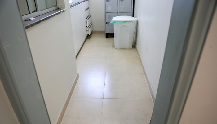 Laranjeiras - Prefeitura investe na troca do piso da Unidade de Saúde do Água Verde