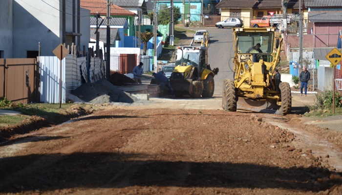 Pinhão - Começam as obras para pavimentação da rua São Jorge no bairro São Cristóvão