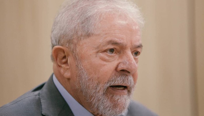 STF atende defesa de Lula e congela transferência para São Paulo