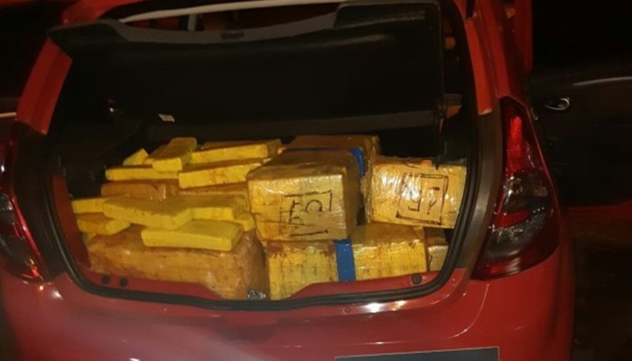 Laranjeiras - PRF prende homem com mais de 400kg de maconha