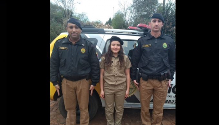 Foz do Jordão - Menina de 12 anos que sonha ser policial militar ganha farda da PM