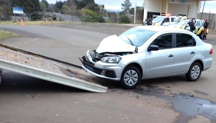 Laranjeiras - Veículo se envolve em acidente na PR-459 em Reserva do Iguaçu