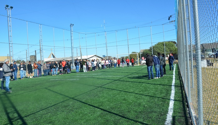Pinhão - Prefeitura inaugura campo de futebol com grama sintética e academia ao ar livre no bairro Lindouro
