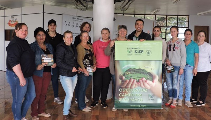 Porto Barreiro - Mulheres agricultoras participam de Curso de Aproveitamento de Mandioca