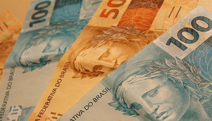 Menos da metade dos brasileiros com conta do FGTS quer sacar R$ 500
