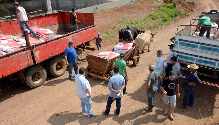 Laranjeiras - Prefeitura entrega Plano Safra para mais 91 produtores
