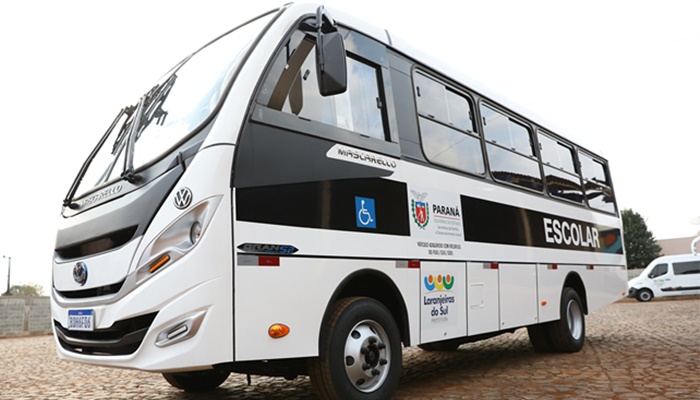 Laranjeiras - Prefeitura repassa micro-ônibus com acessibilidade para a APAE