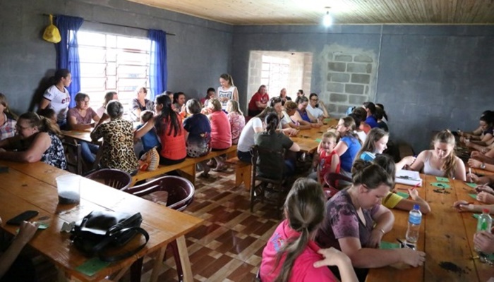 Virmond - Secretaria de Assistência Social e CRAS promovem encontros com os Clubes de Mães