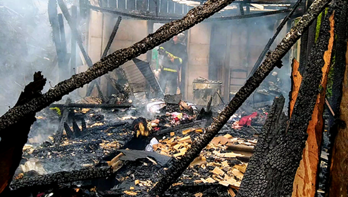 Pinhão - Residência é destruída por incêndio