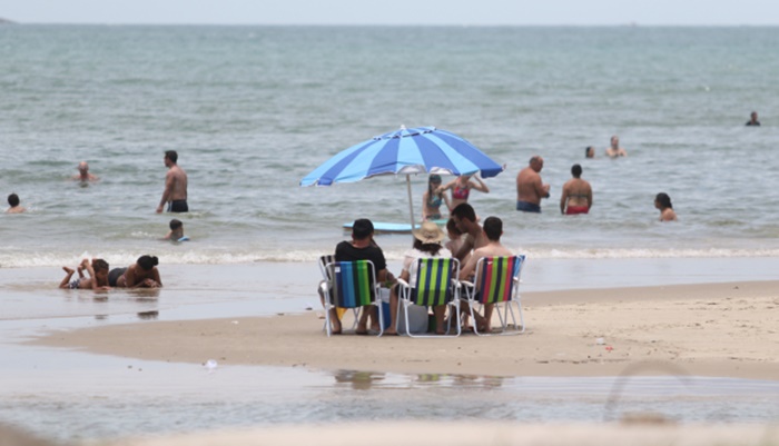 Crise econômica e temporada mais curta vão ajudar o Litoral do Paraná