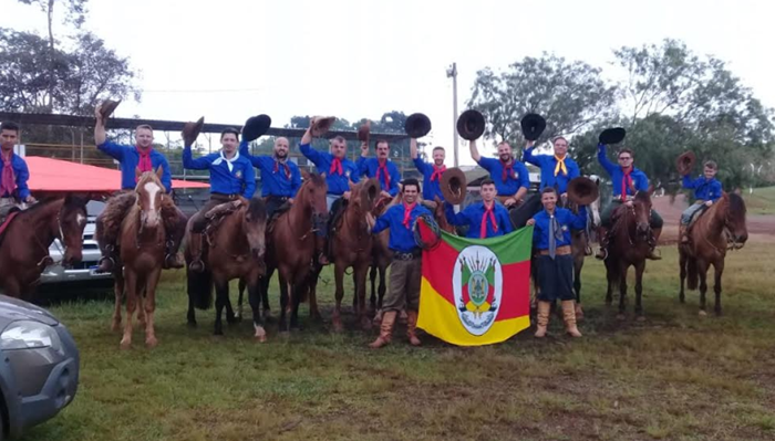 Campo Bonito - Equipe Campeira participa da prova nos Jarcan's em Quedas
