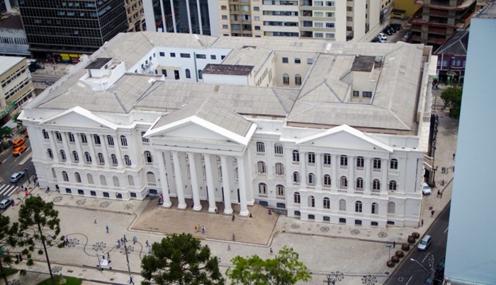 UFPR confirma desbloqueio de R$ 24 milhões e afasta risco de suspensão das aulas