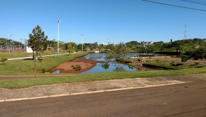 Laranjeiras - Obras no lago municipal interditam Avenida Ivan Ferreira do Amaral