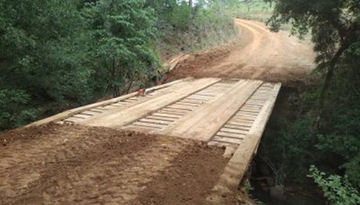 Candói - Prefeitura investe aproximadamente R$ 150 mil em construção de pontes